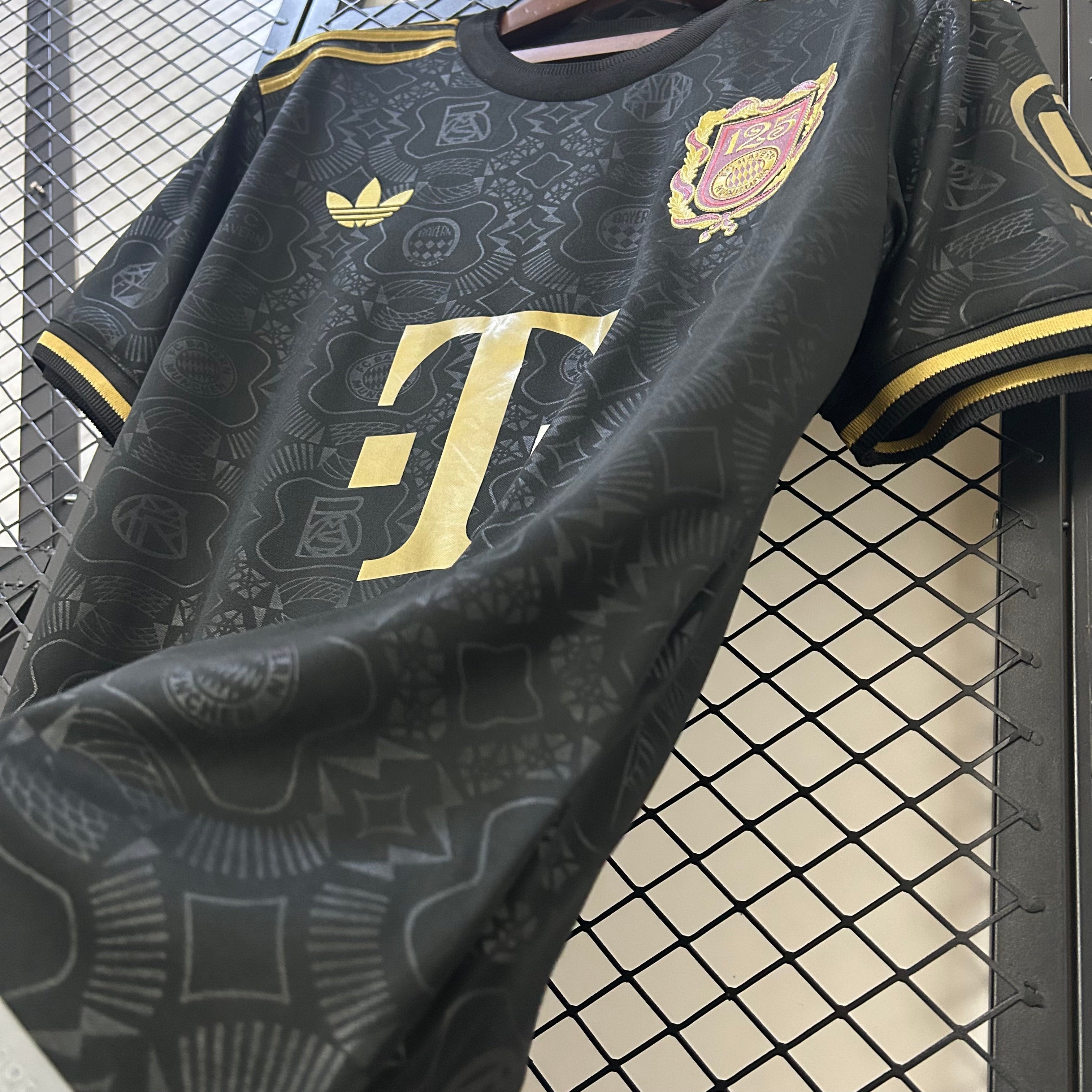 Bayern Munich 25-26 | 125th Anniversary Jersey